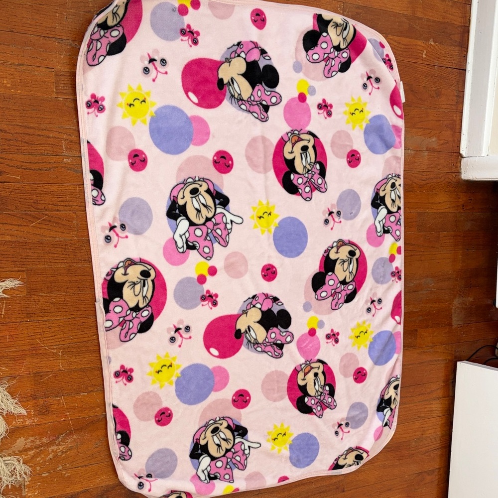 Good condition Mini Mouse Blanket